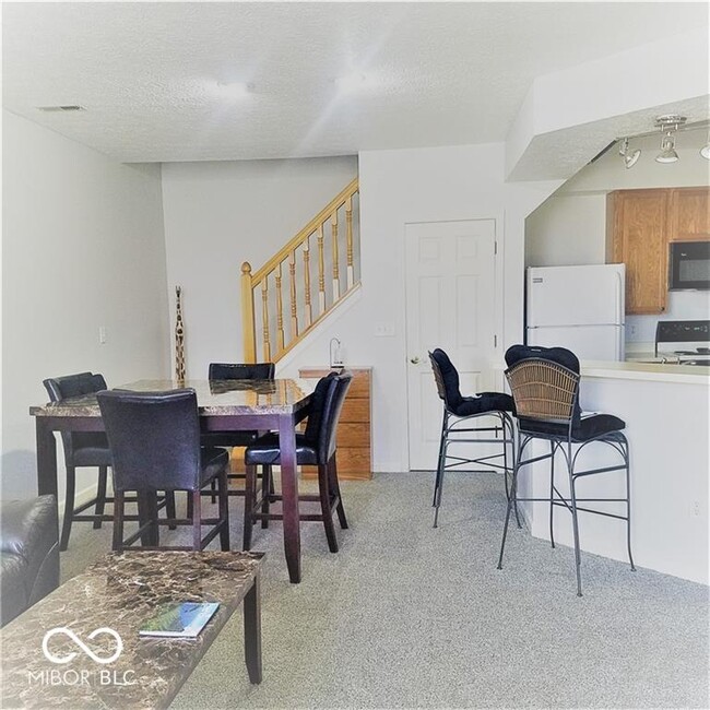 Building Photo - 11437 Enclave Blvd