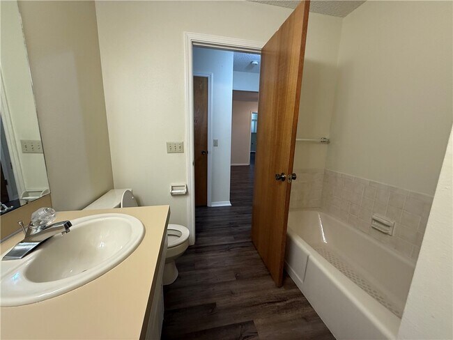 Building Photo - 1406 Willard St