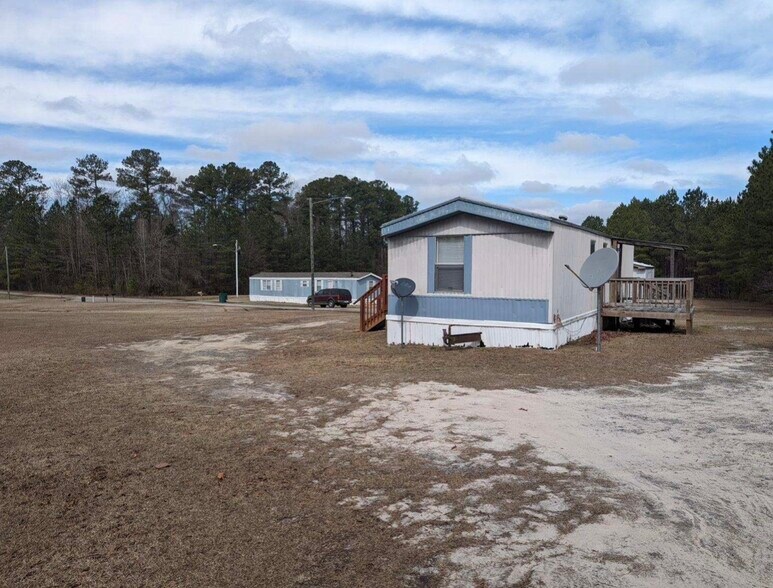 Building Photo - 200 Wild Forest Ln