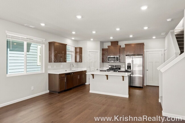 Building Photo - 3513 SE Salal Ln