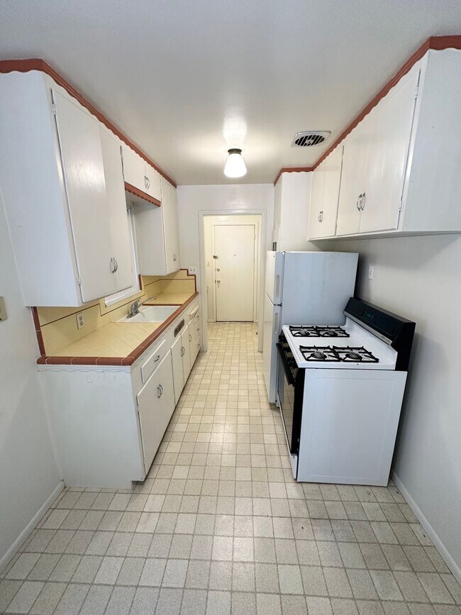 Building Photo - 321dst(SDA)
