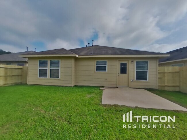 Building Photo - 318 Annatto Ln