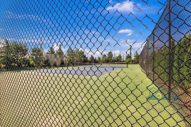 Building Photo - 1740 E State Ave