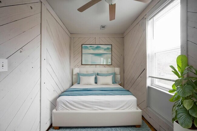 Building Photo - "Charming Compact Living in Heart of Lebanon – Ideal for Minimalists!"