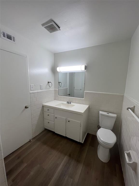 Building Photo - 500 Willow Dr