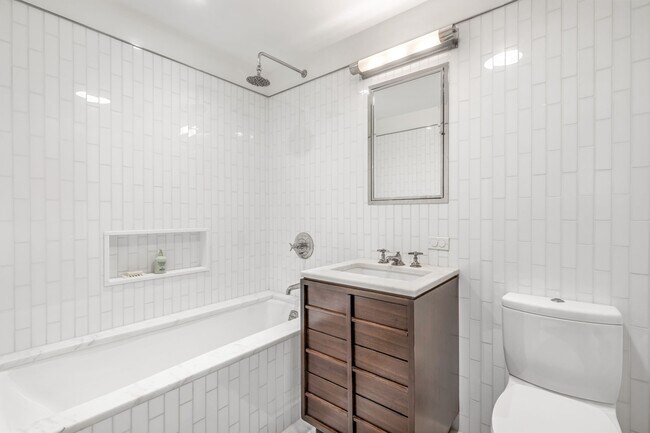 Building Photo - 151 E 85th St
