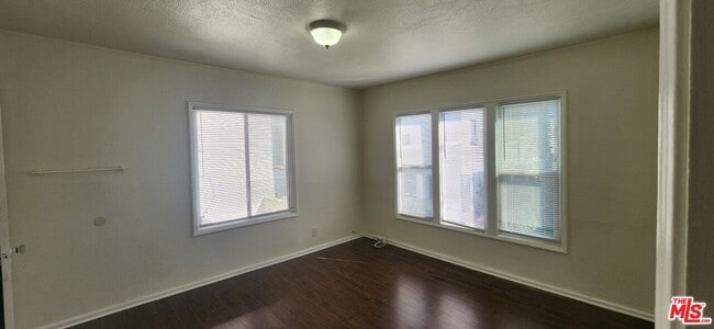 Building Photo - 1129 Queen Anne Pl