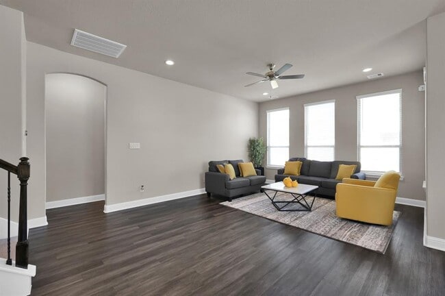 Building Photo - 17052 Easter Lily Dr