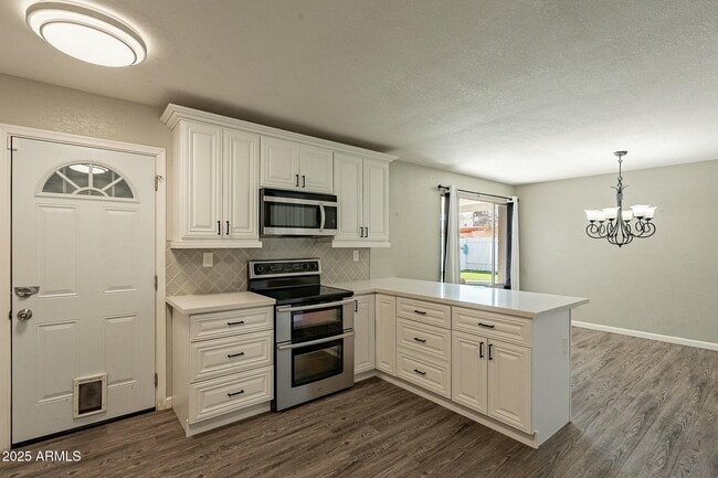 Building Photo - 1715 E El Parque Dr
