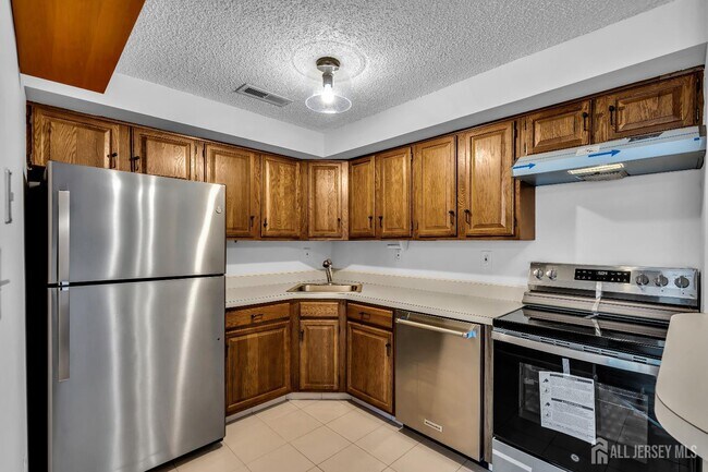 Building Photo - 2016 Aspen Dr