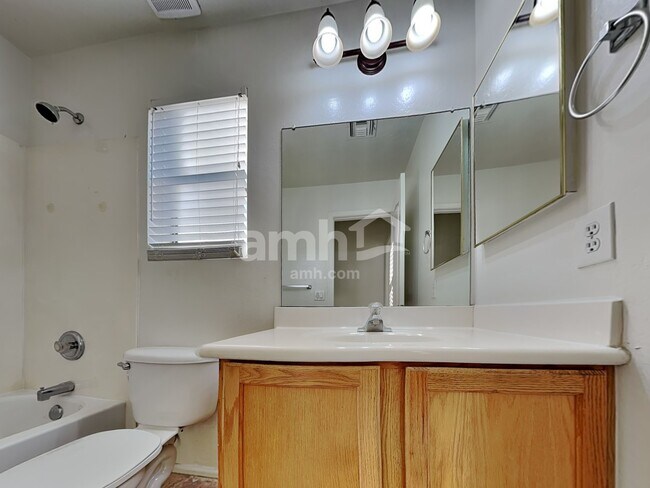 Building Photo - 8703 E Plata Ave