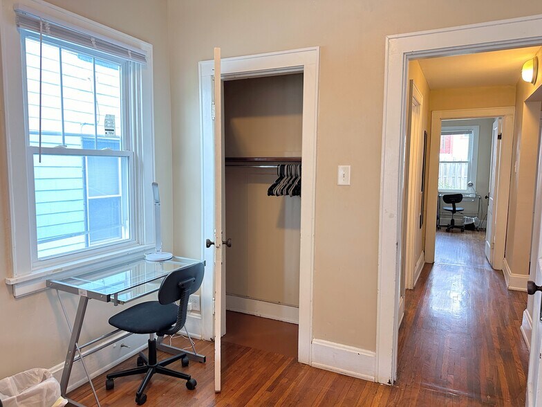 Building Photo - 2540 Vestry Ave