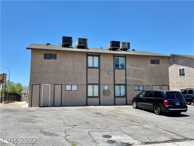 Building Photo - 2341 Exeter Dr