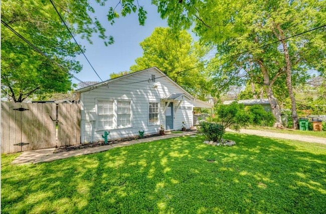 Building Photo - 5000 Lynndale Dr