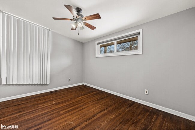 Building Photo - 5342 Streefkerk Dr