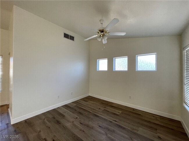 Building Photo - 10617 Mission Lakes Ave