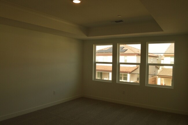 Building Photo - 477 Gold Coast Rd