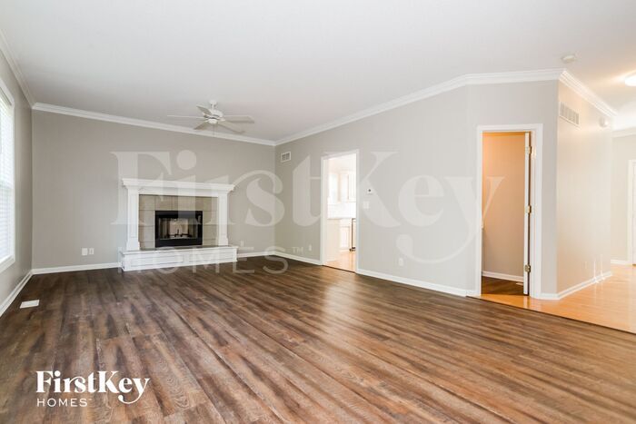 Building Photo - 16036 S Avalon St