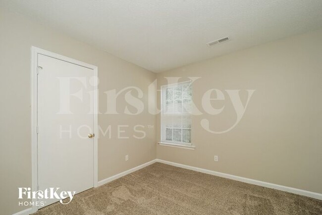 Building Photo - 821 Blazingwood Dr