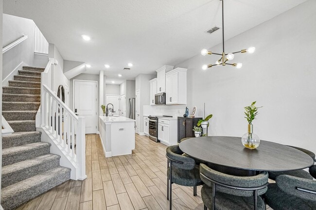 Building Photo - Heritage Oaks gated community 3/2.5/2 Townhome
