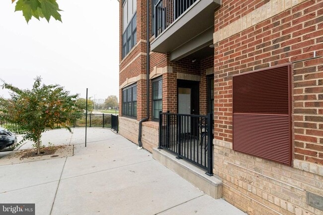 Building Photo - 2903 Bleeker St