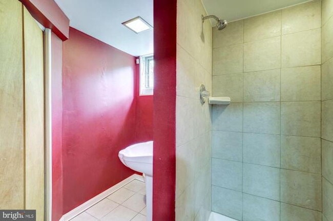 Building Photo - Affordable and Convenient - Redline Metro ...