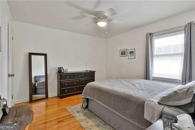 Building Photo - 2037 Lively Ridge Rd NE