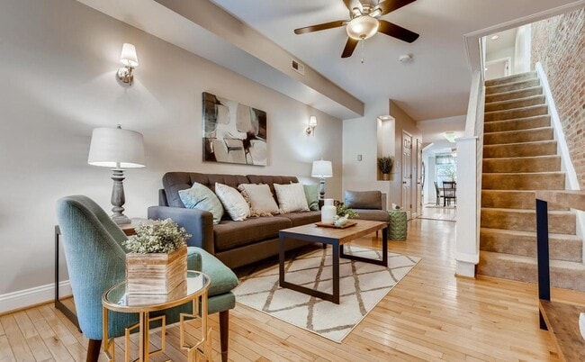 Building Photo - Charming 3 Bedroom/2.5 Bathroom Townhome with Finished Basement in Canton, MD!