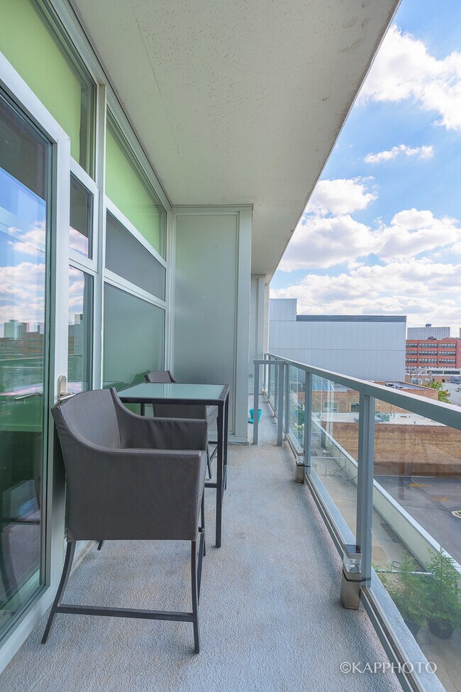 Building Photo - 1620 S Michigan Ave