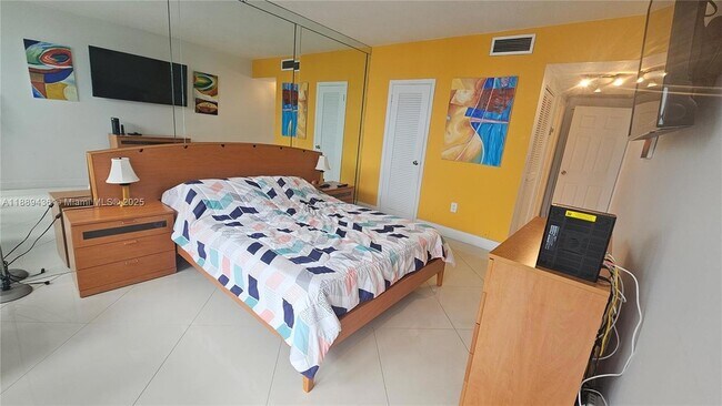 Building Photo - 1980 S Ocean Dr