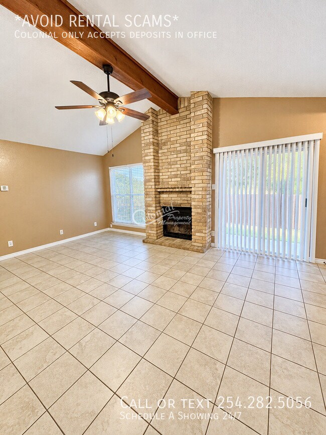 Building Photo - 2210 Cimmaron Dr