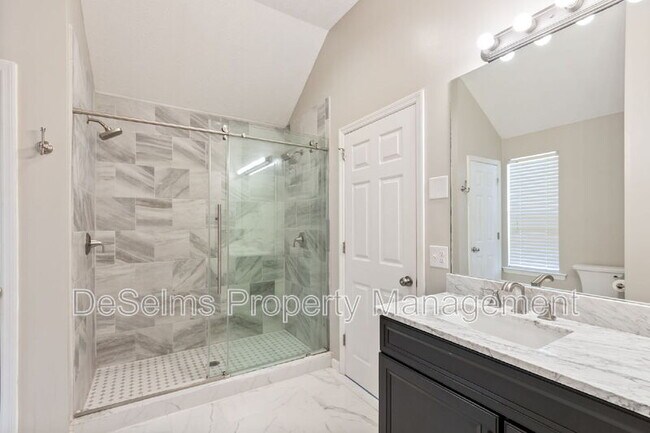 Building Photo - 236 Burgandy Hill Rd