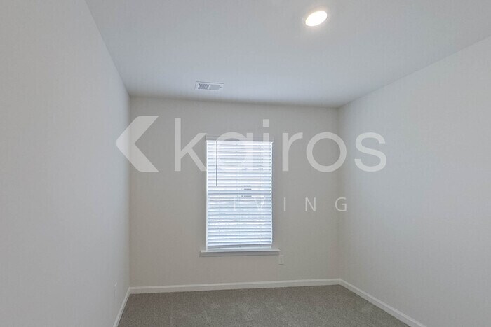 Building Photo - 2137 Banyon Cir
