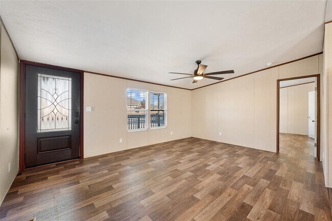 Building Photo - 624 S Old Stagecoach Rd