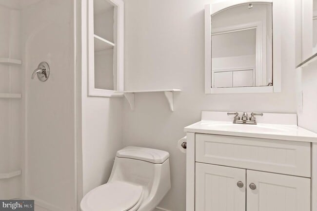 Building Photo - 10504 Pine Haven Terrace