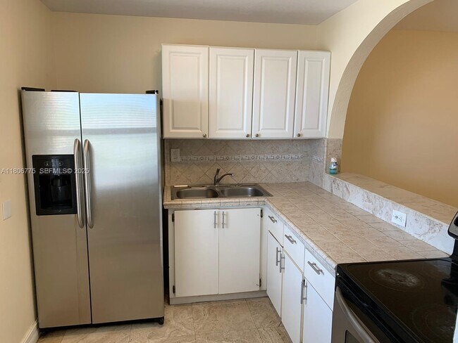 Building Photo - 505 NW 177th St