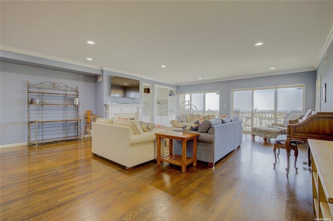 Building Photo - 1051 Oceanfront
