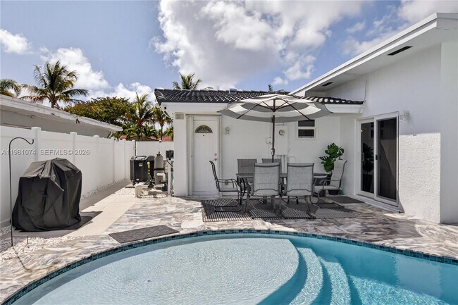 Building Photo - 2161 NE 62nd Ct