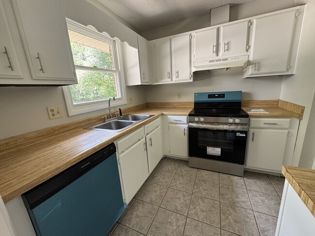 Building Photo - 1447 Coe Dairy Rd