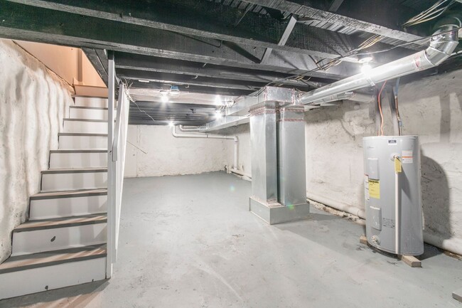 Building Photo - Gorgeous ~ Spacious ~ Brand New 3 Bedroom ...
