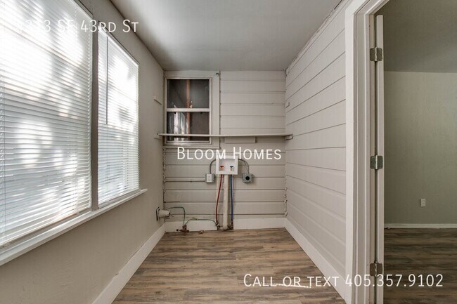 Building Photo - 4313 SE 43rd St