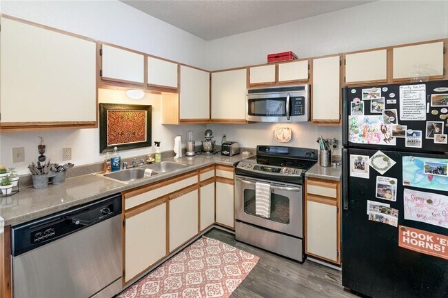 Building Photo - 2710 Nueces St