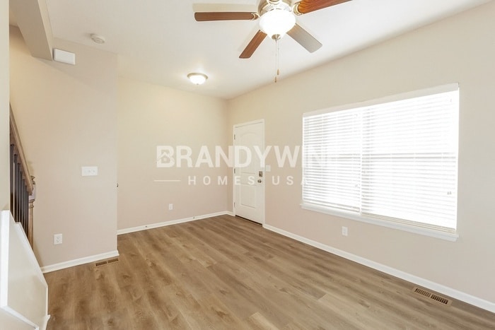 Building Photo - 711 Poplar Cir