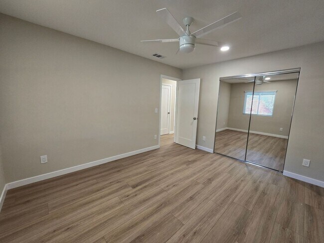 Building Photo - Newly Renovated House!! (Lease out, pendin...