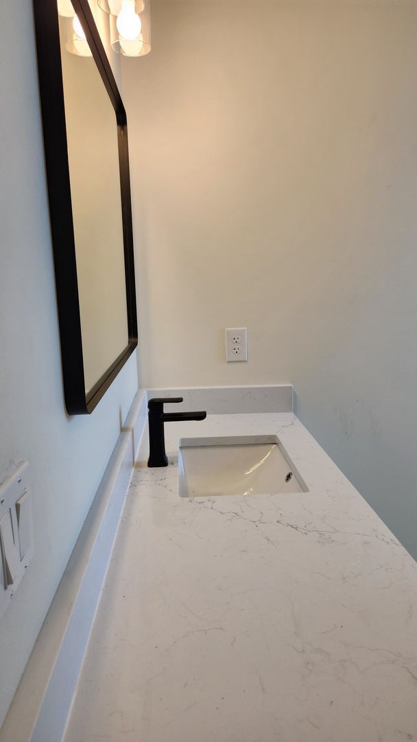 Building Photo - 4 bed 2 bath New Build in McConihe area cl...