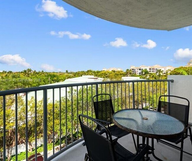 Building Photo - 210 Seaview Dr
