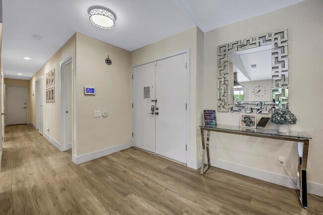 Building Photo - 2230 Tamarisk Rd