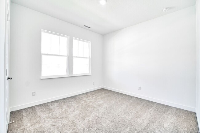 Building Photo - 404 W Monroe St