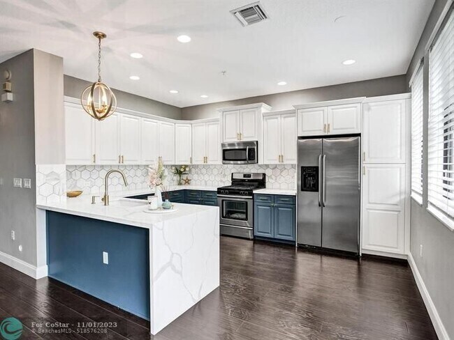 Building Photo - 2925 NW 126th Ave