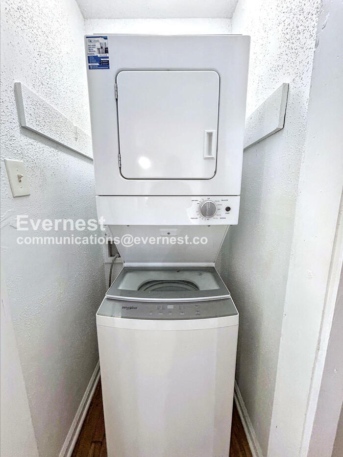 Building Photo - 1214 Calhoun Ave